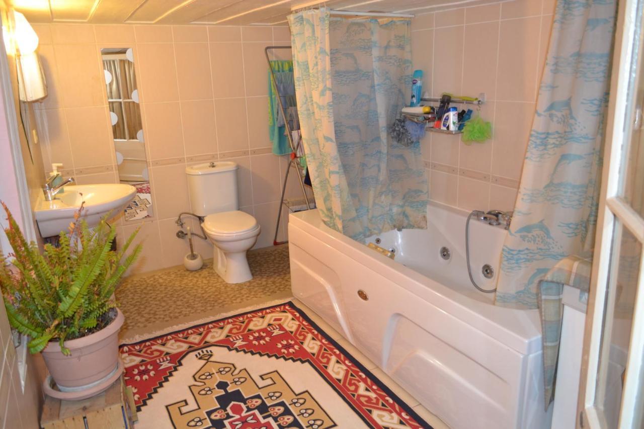 My Happy Home Hostel อิซมีร์ ภายนอก รูปภาพ