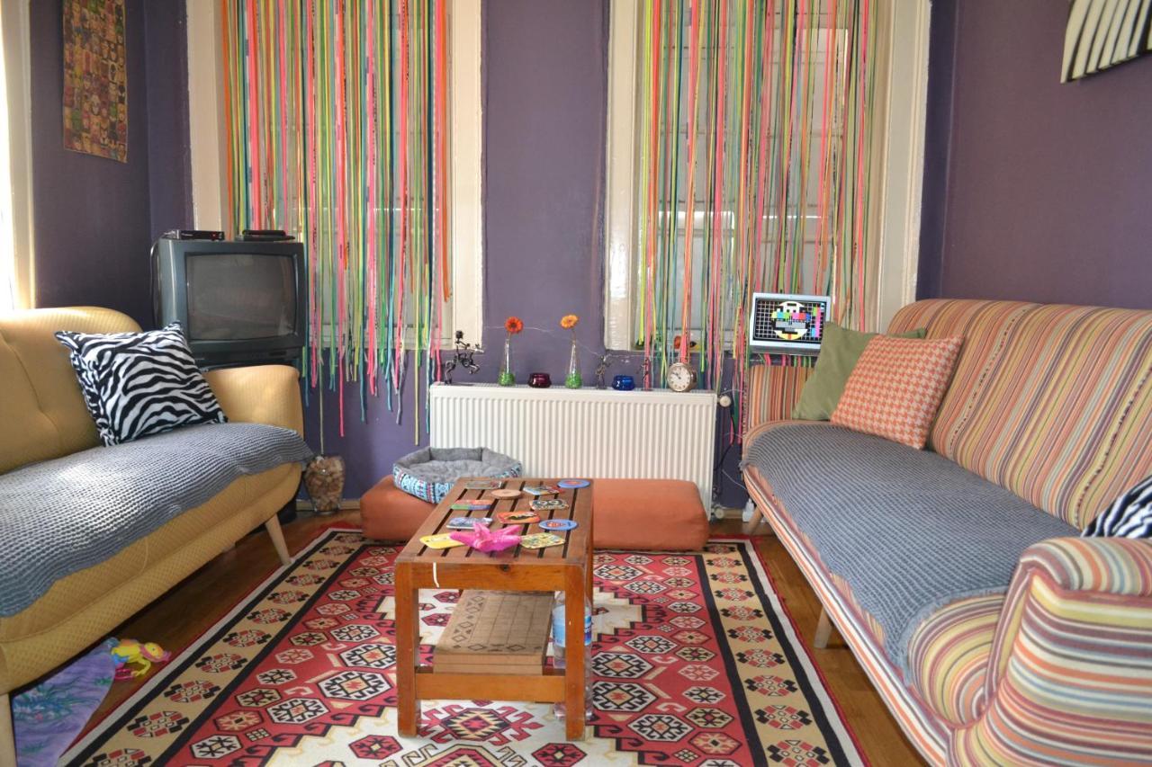 My Happy Home Hostel อิซมีร์ ภายนอก รูปภาพ
